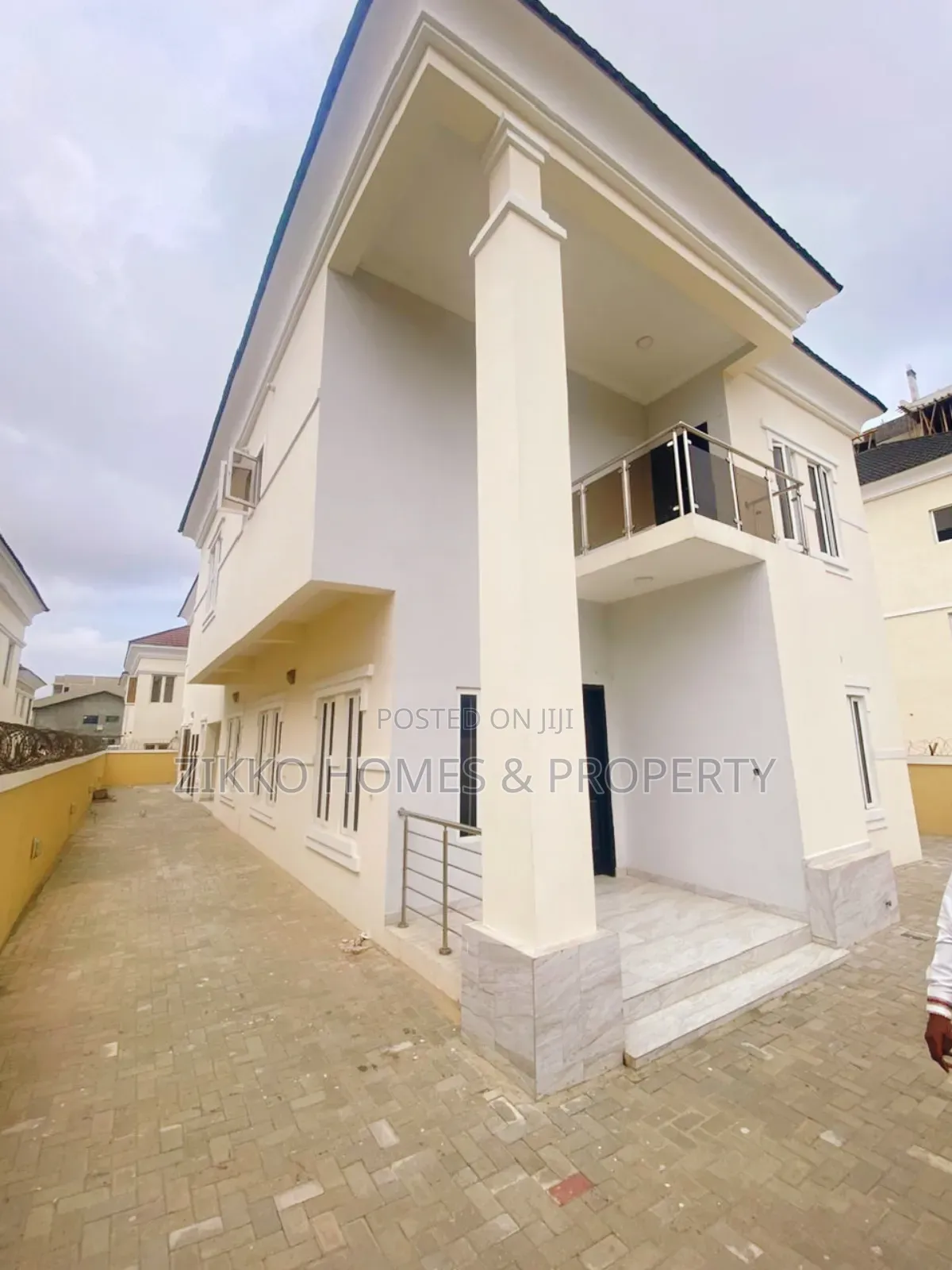 5bdrm Duplex in Lekki for sale