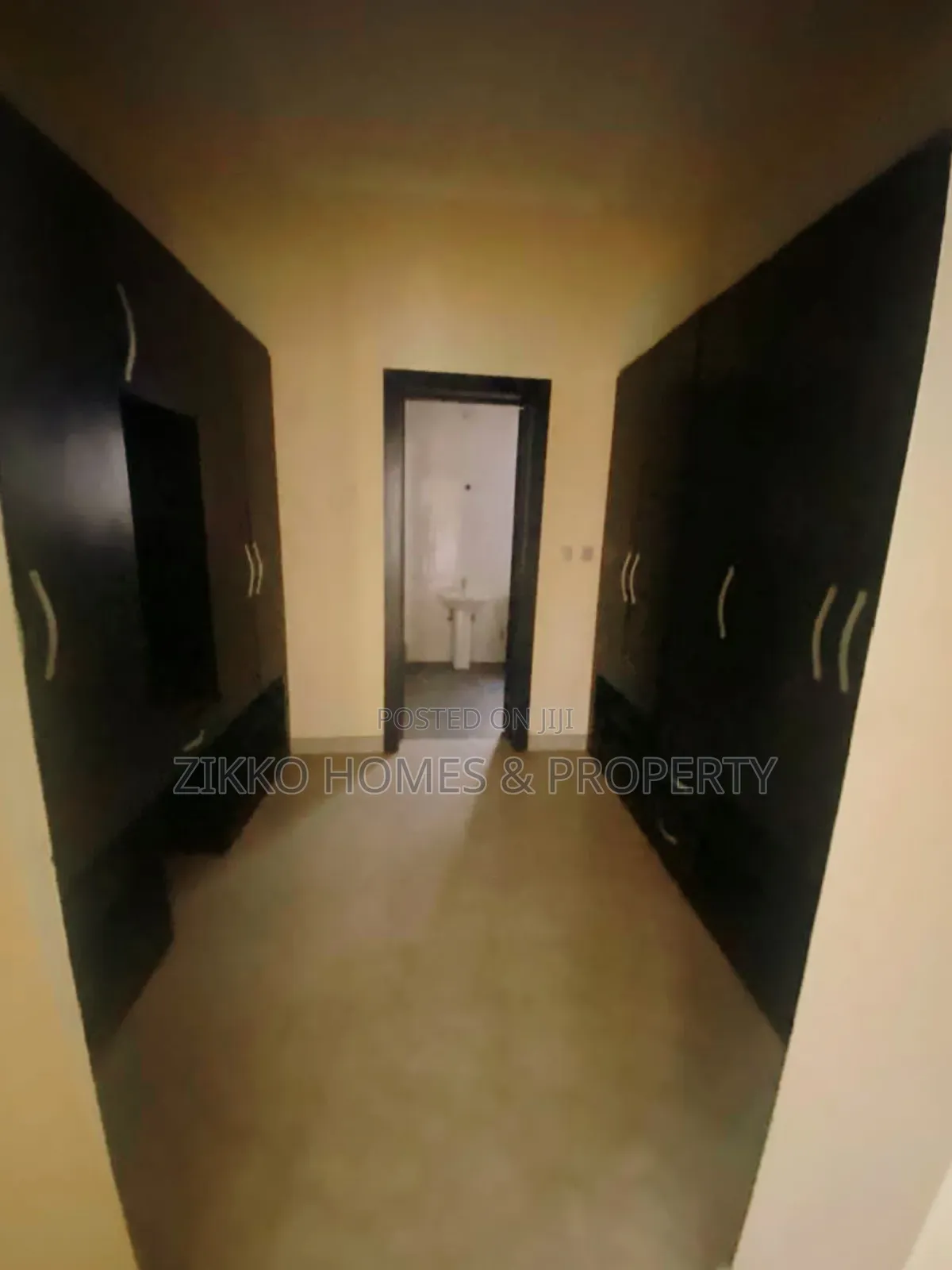 5bdrm Duplex in Lekki for sale