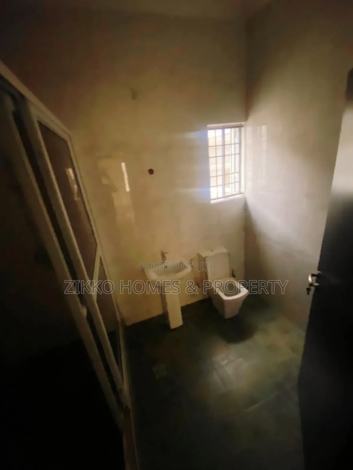 5bdrm Duplex in Lekki for sale