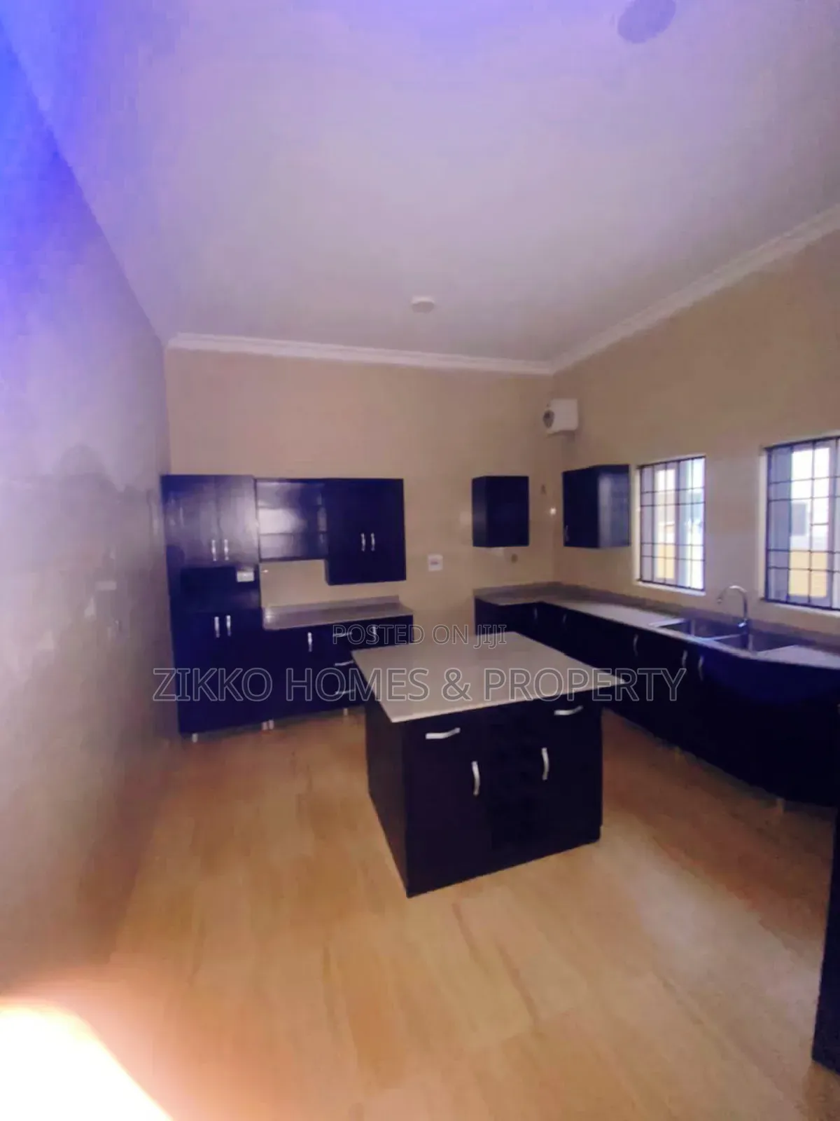 5bdrm Duplex in Lekki for sale