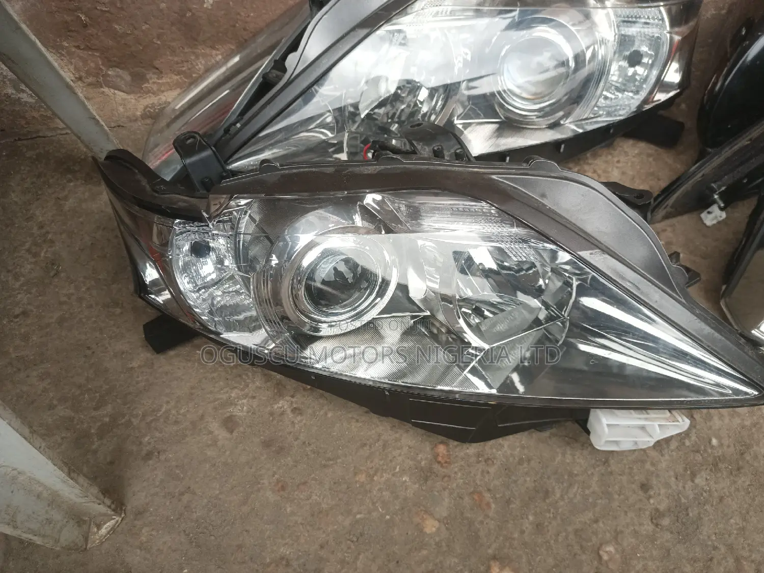 Headlamp Rx350 2010 Non Charger Type Tokunbo