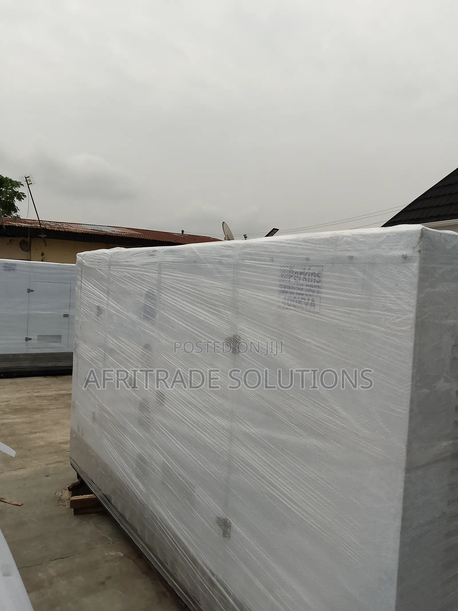 Durable Perkins 400kva Soundproof Generator Set
