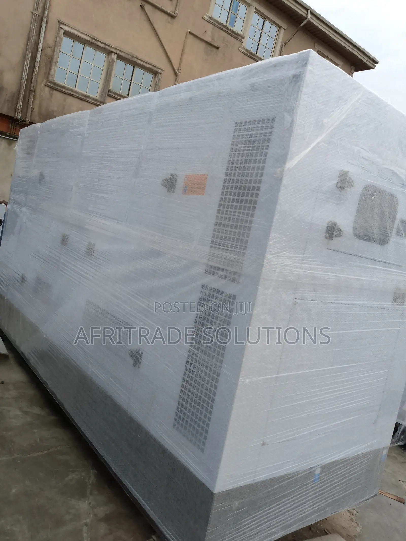 Strong Perkins 400kva Soundproof Generator Set