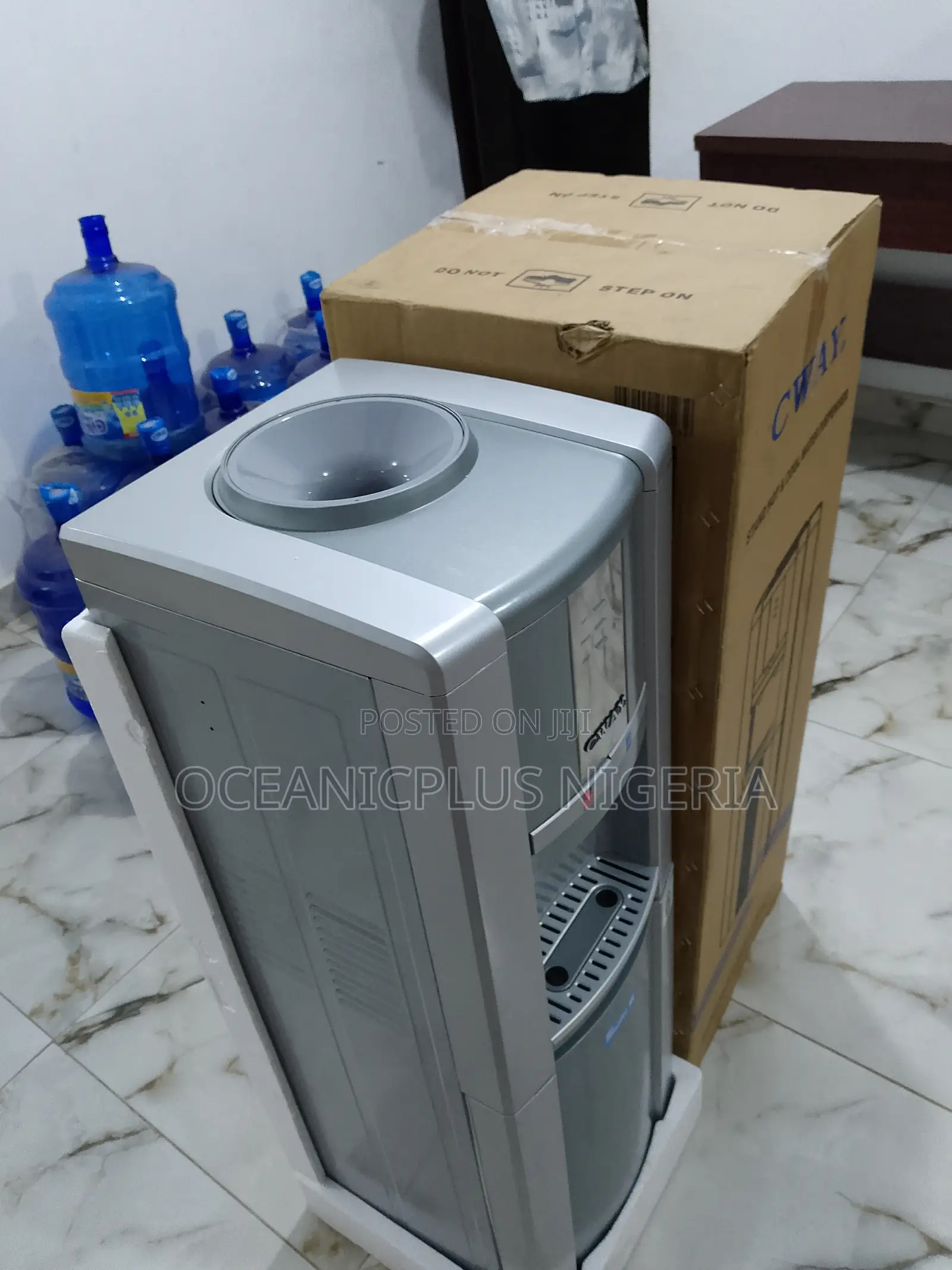 Newly Produced Hot and Cold Cway Water Dispenser