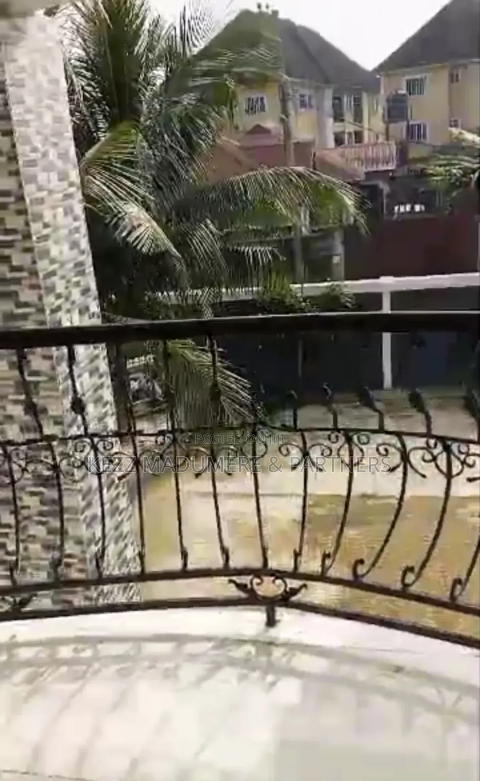4bdrm Duplex in Shell Cooperative , for sale