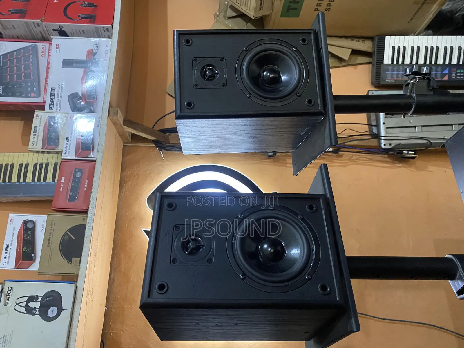 Thron Studio Monitor Uk  Use