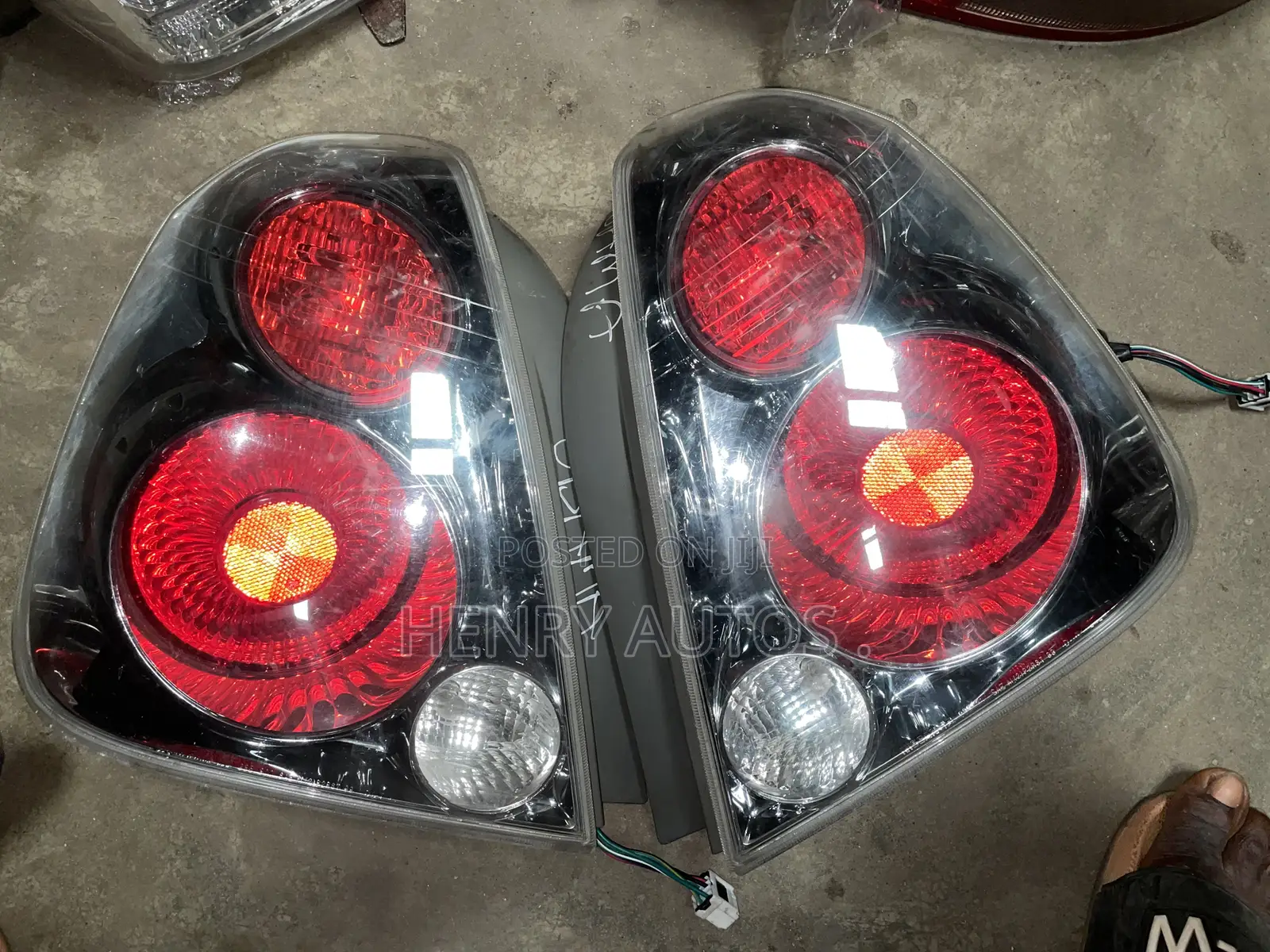Set Rear Light Altima 2005