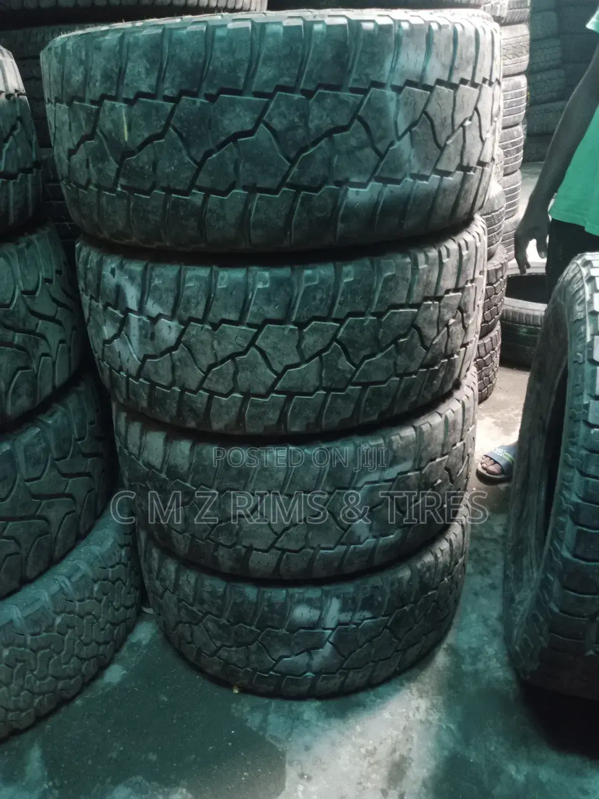 LT305/60R18 Tokunbo Tires