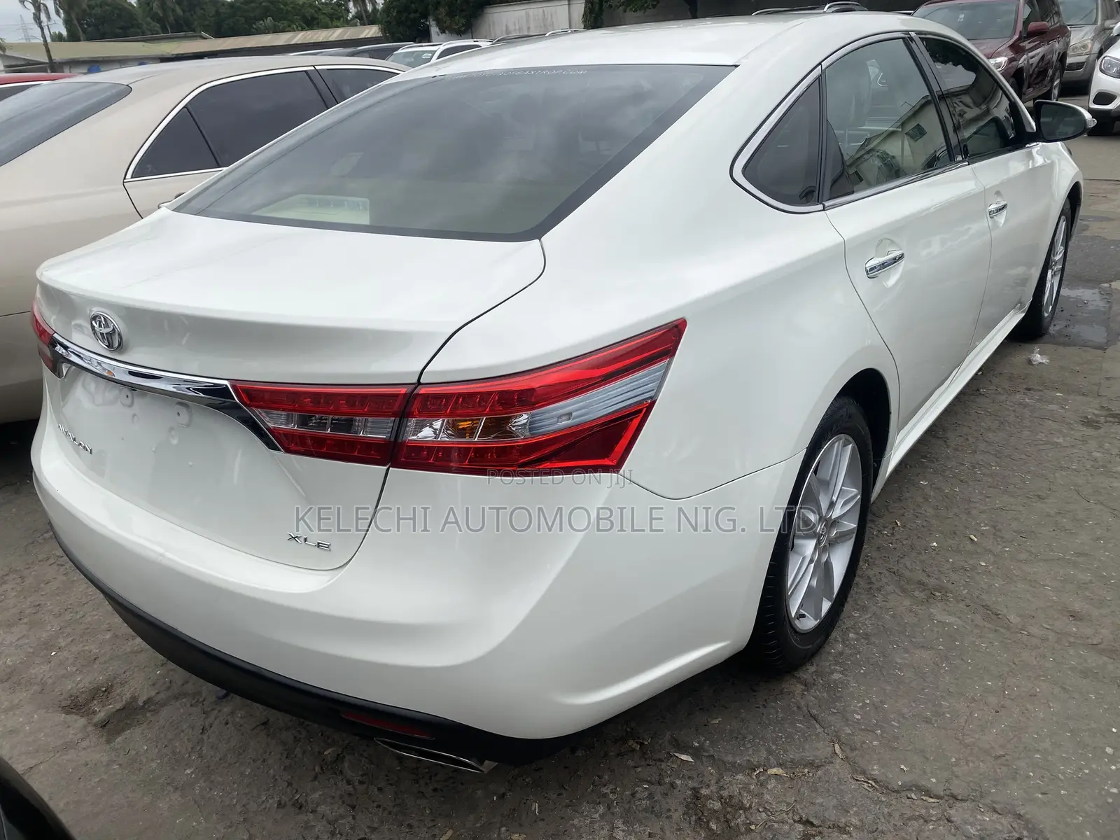 Toyota Avalon 2013 White