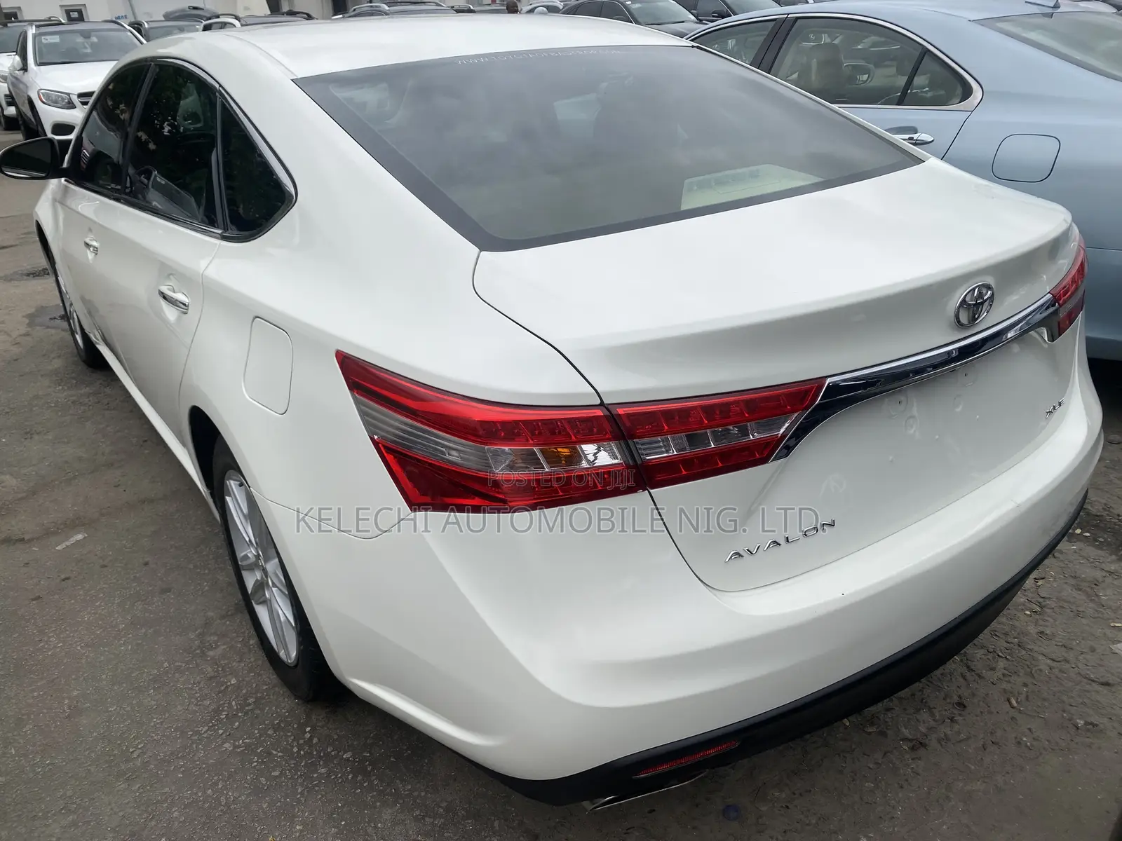 Toyota Avalon 2013 White