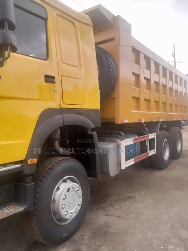 Howo Tipper 2005 Yellow