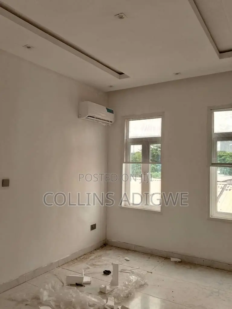 3bdrm Apartment in Victoria Island for sale