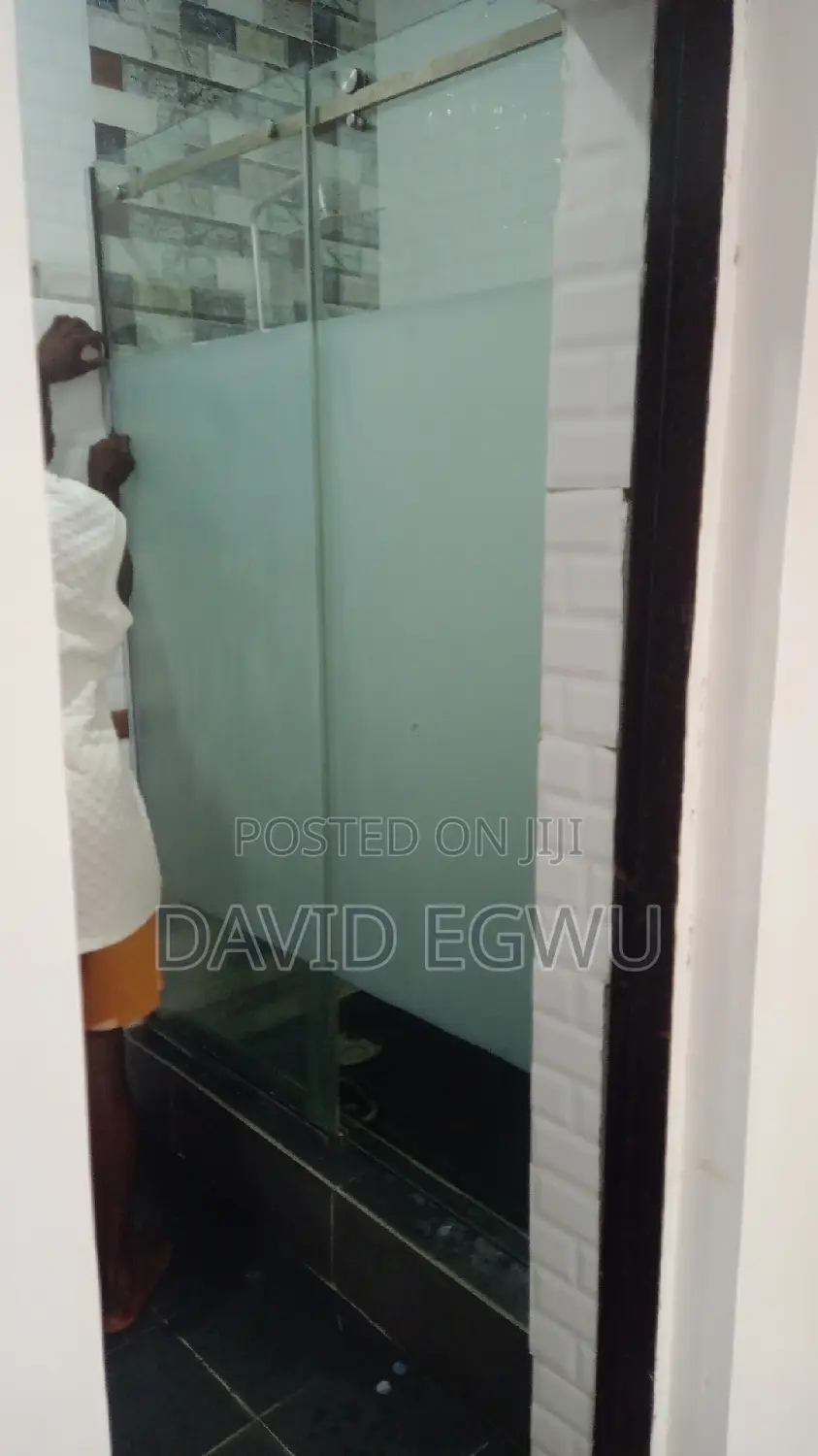 Shower Glass Cubicles/Enclosure