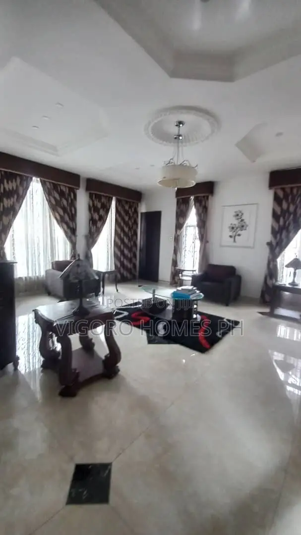 5bdrm Duplex in Chinda, Port-Harcourt for sale