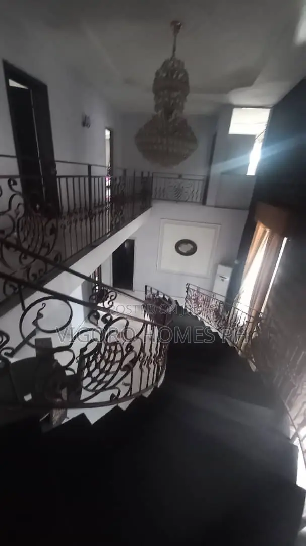 5bdrm Duplex in Chinda, Port-Harcourt for sale
