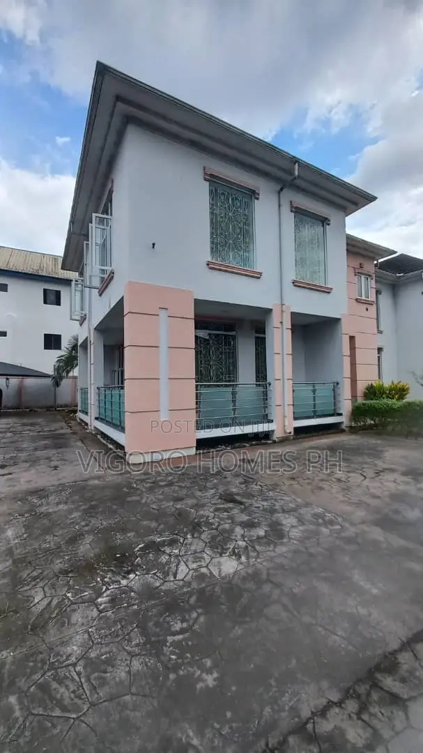 5bdrm Duplex in Chinda, Port-Harcourt for sale