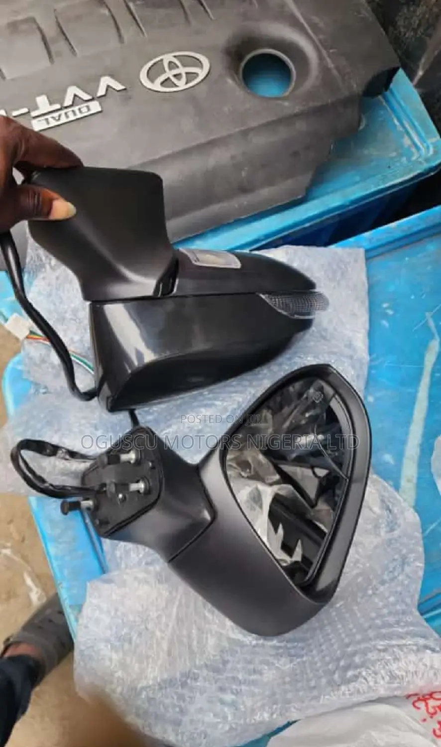 Side Mirror Venza 2009 to 2014 Model With Pointer