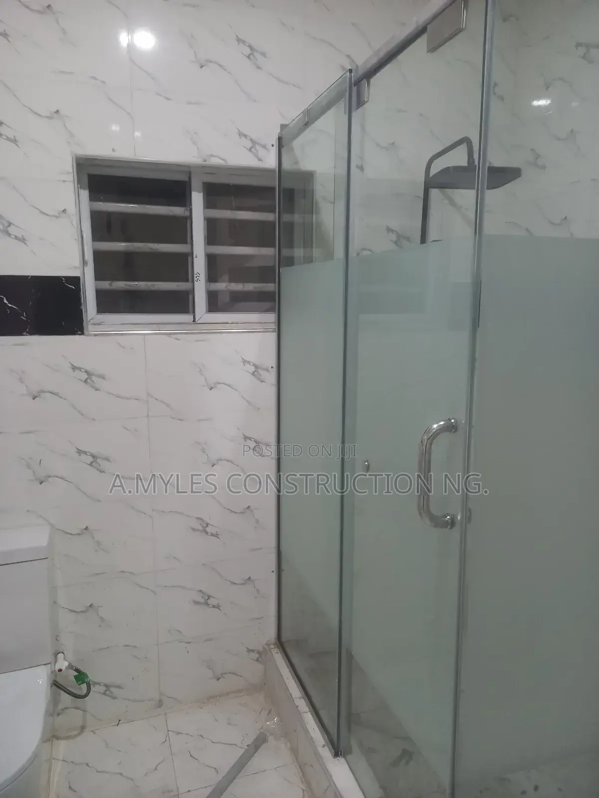 Shower Cubicles South
