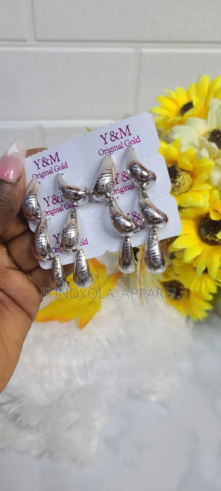 Quality High Fashion Earring Set