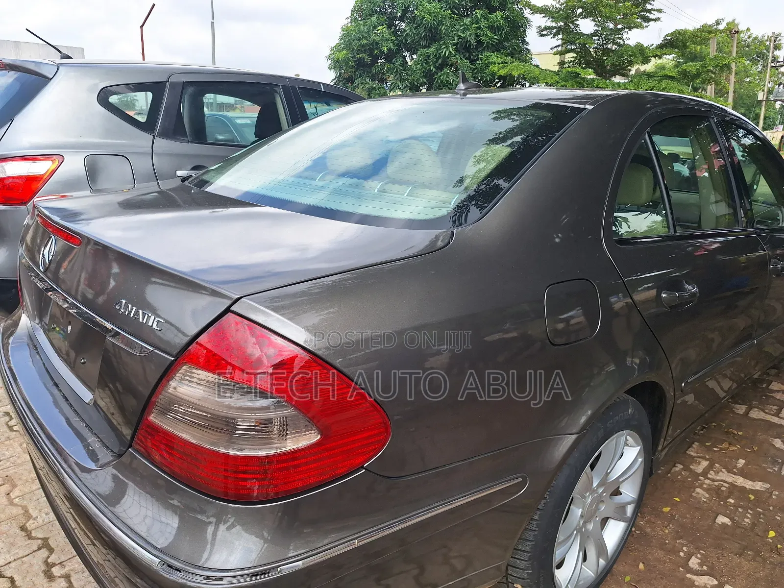 Mercedes-Benz E350 Base 4Matic Sedan AWD (3.5L 6cyl 5A) 2008 Gold