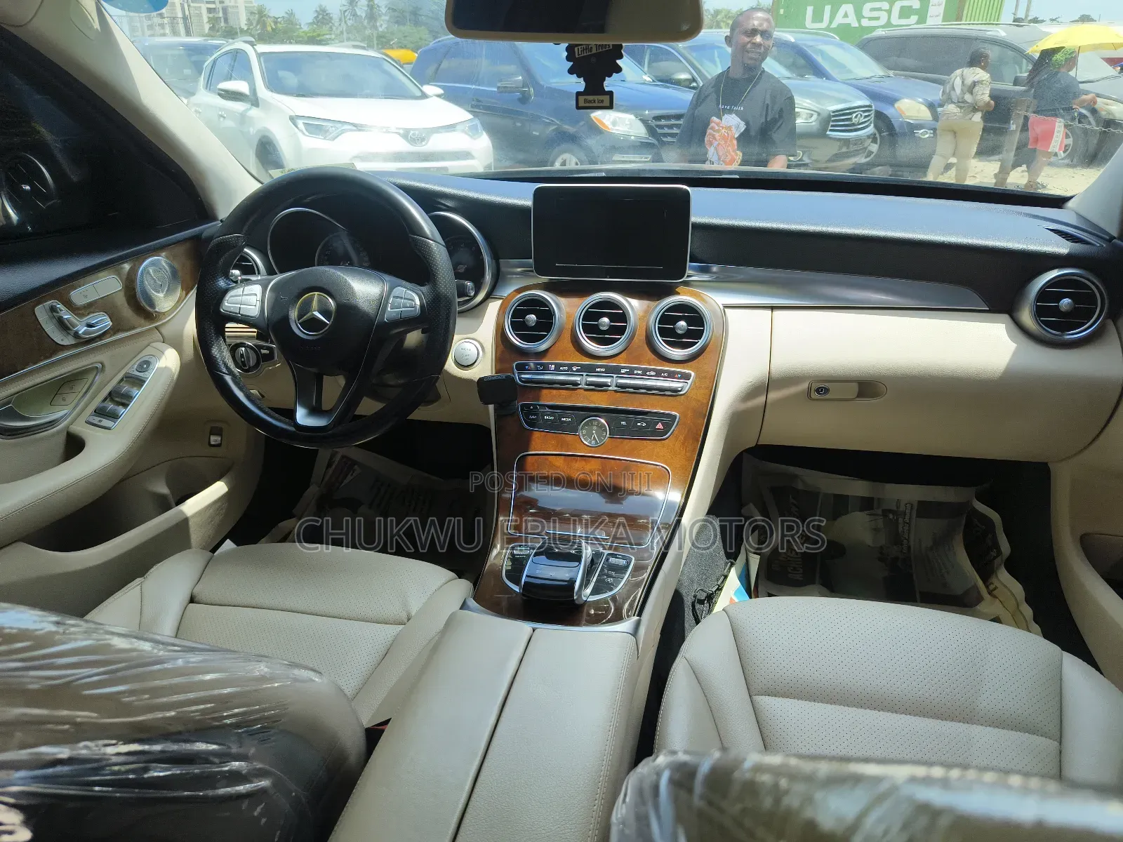 Mercedes-Benz C300 2016 Black