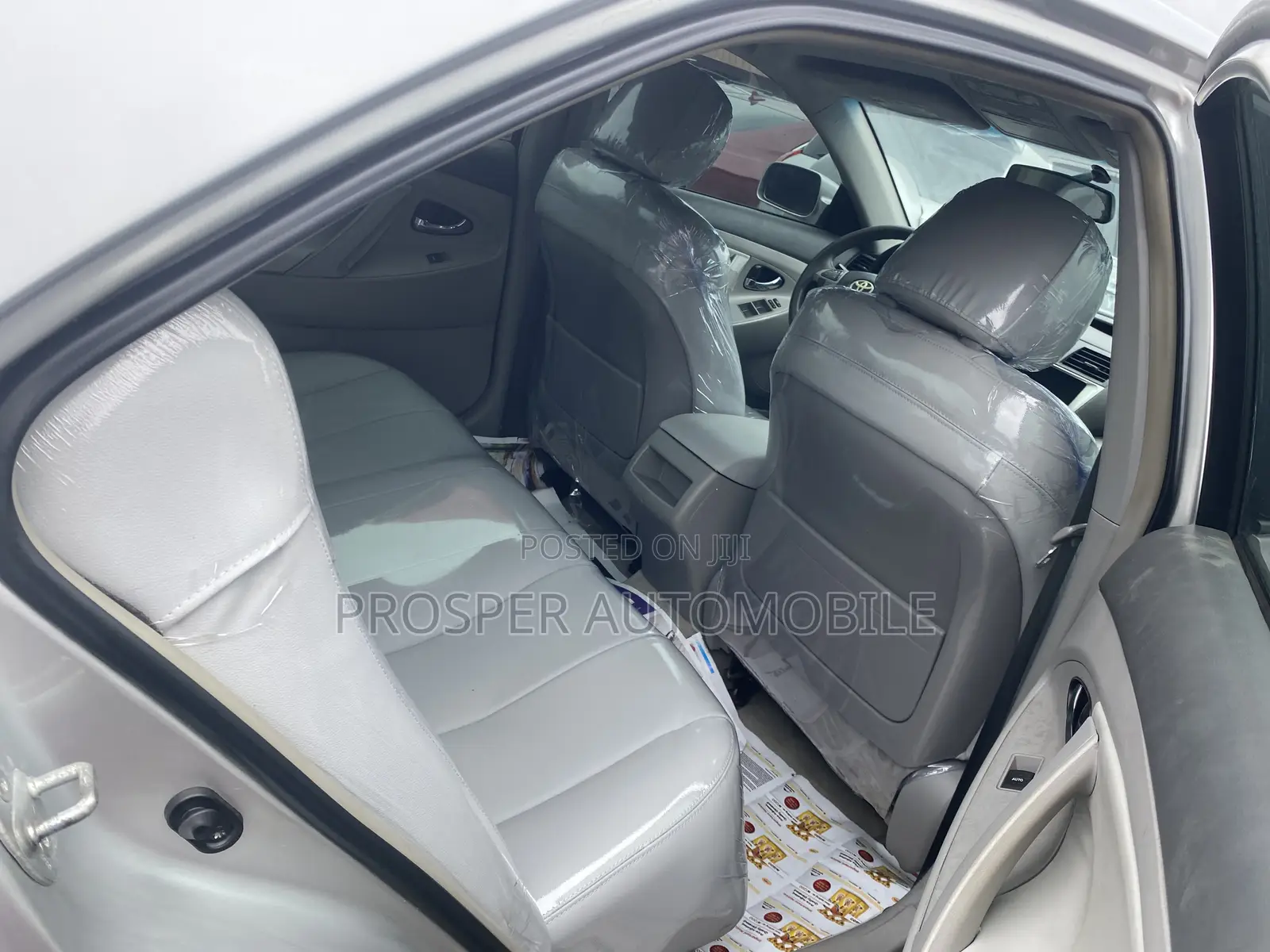 Toyota Camry LE 4dr Sedan (2.5L 4cyl 6AM) 2010 Silver