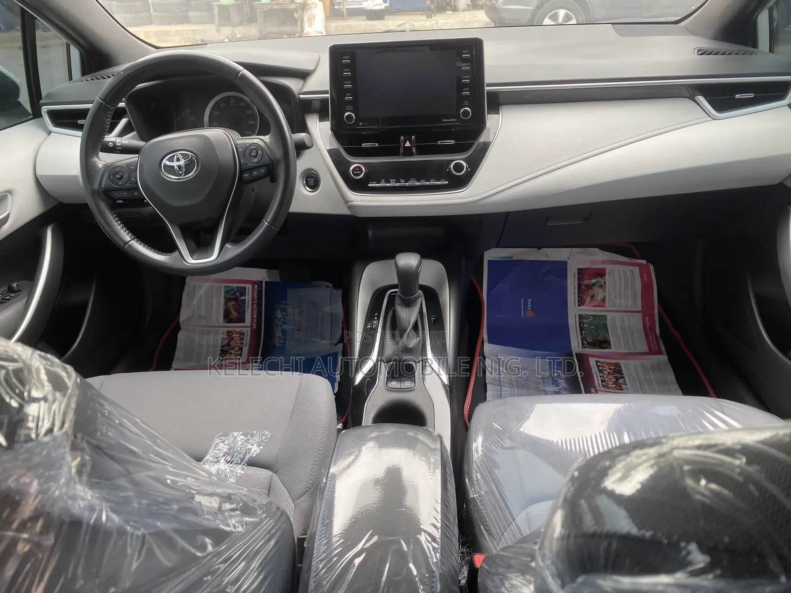 Toyota Corolla SE 2021 White