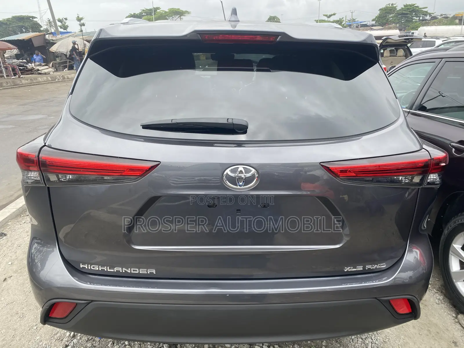Toyota Highlander XLE 2022 Gray