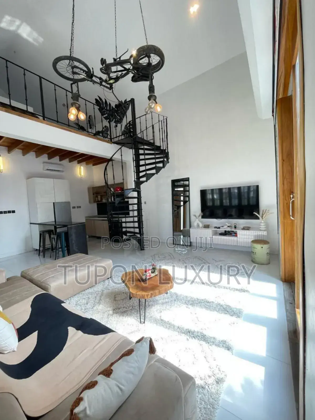 Luxury 2bedroom Detach Duplex With Pool.