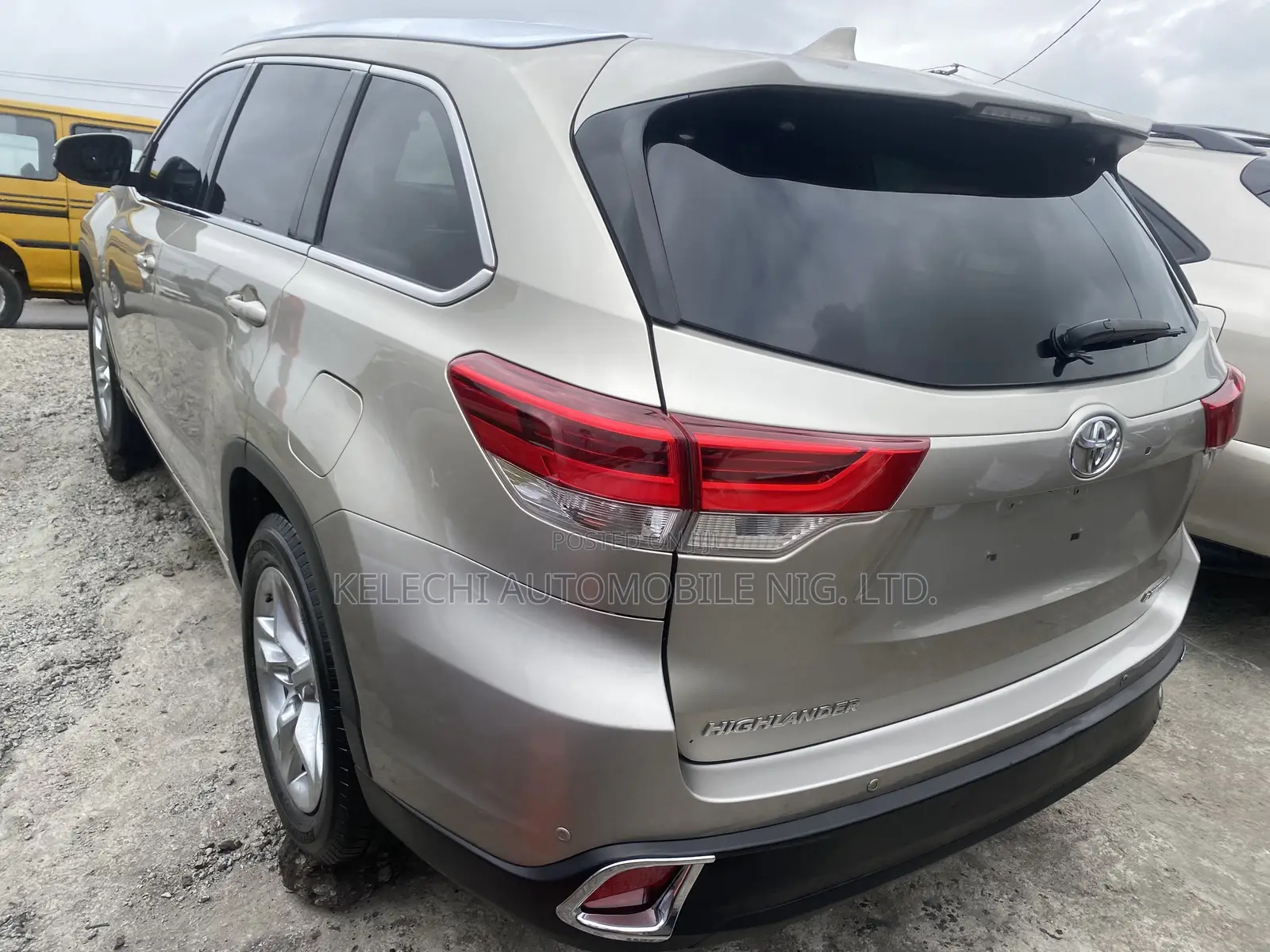 Toyota Highlander 2016 Gold