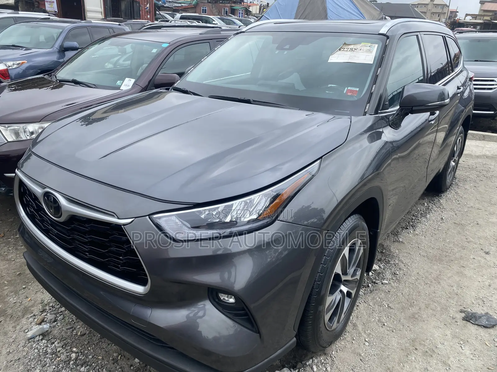 Toyota Highlander XLE 2022 Gray