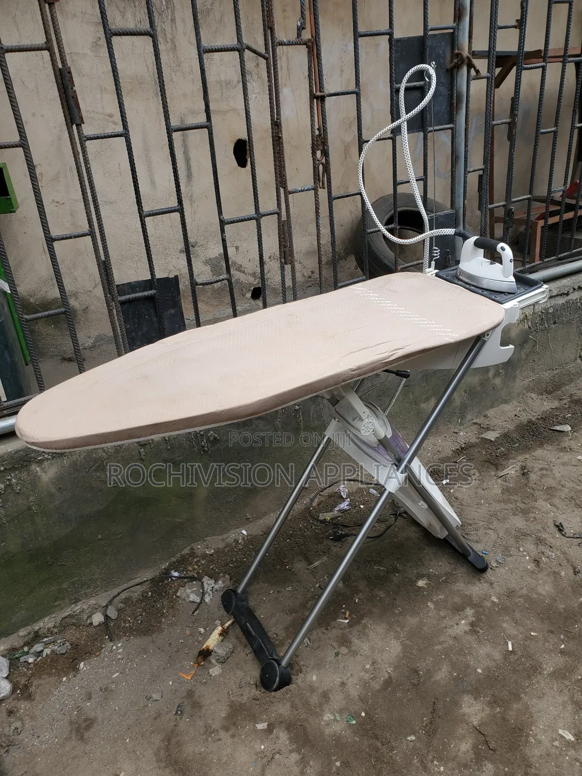 Laurastar Finishing Table Heavy-Duty Industrial Iron Table
