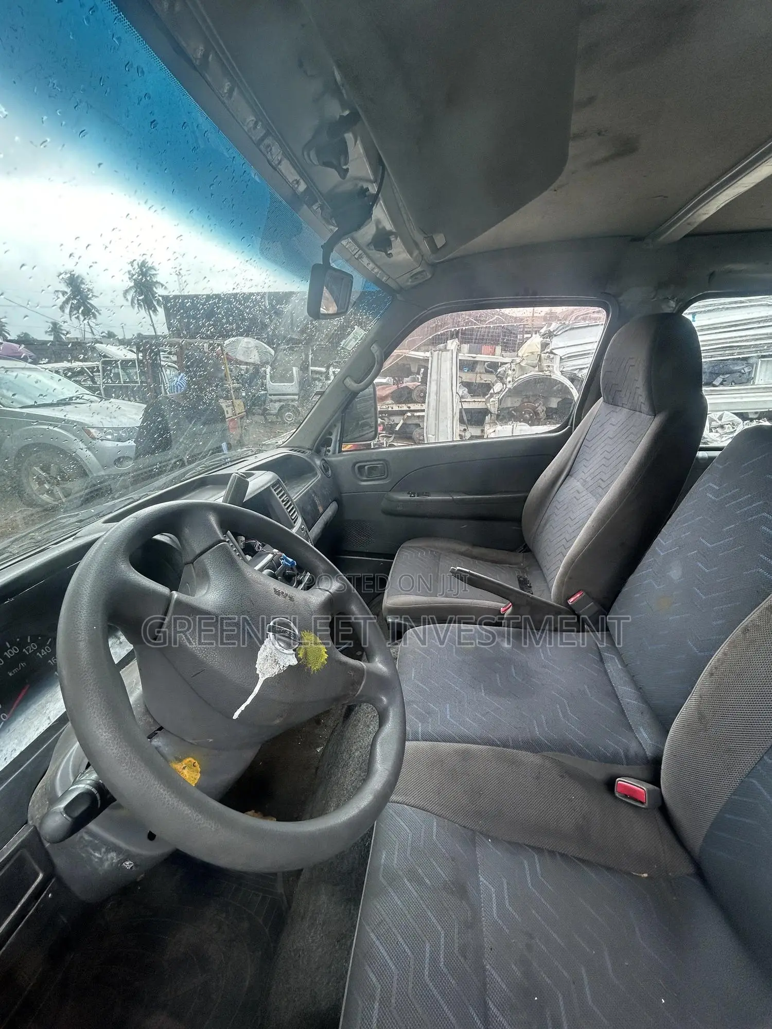 Nissan Caravan (Urvan) 2012 Grey