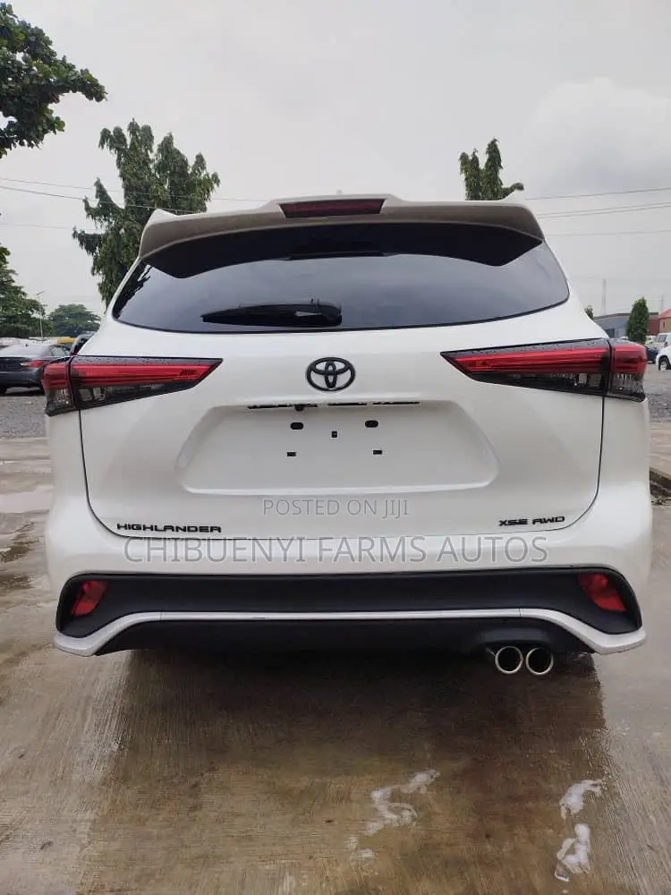 Toyota Highlander XSE 2021 White