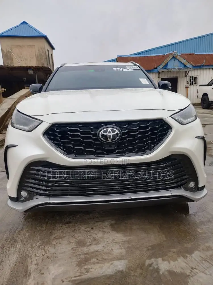 Toyota Highlander XSE 2021 White
