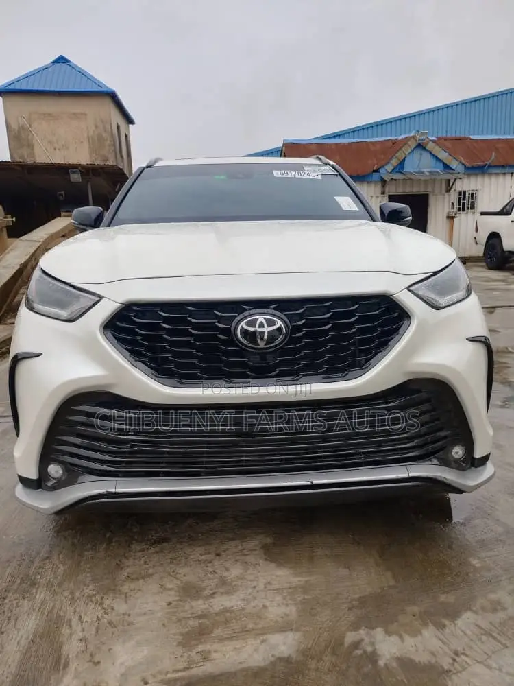 Toyota Highlander XSE 2021 White
