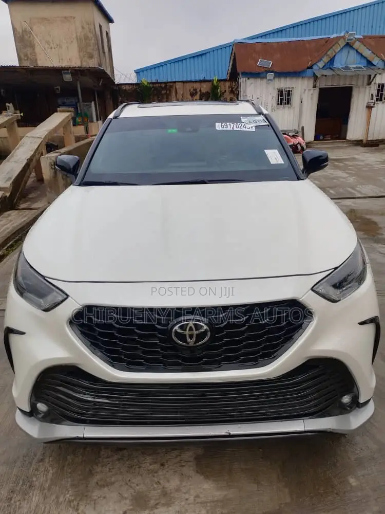 Toyota Highlander XSE 2021 White