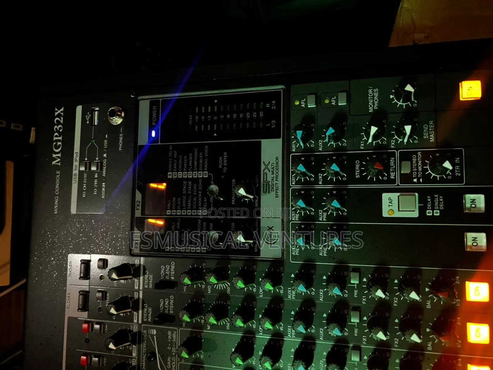 Yamaha MGP32X Premium Mixer Console 32-channels With EFT