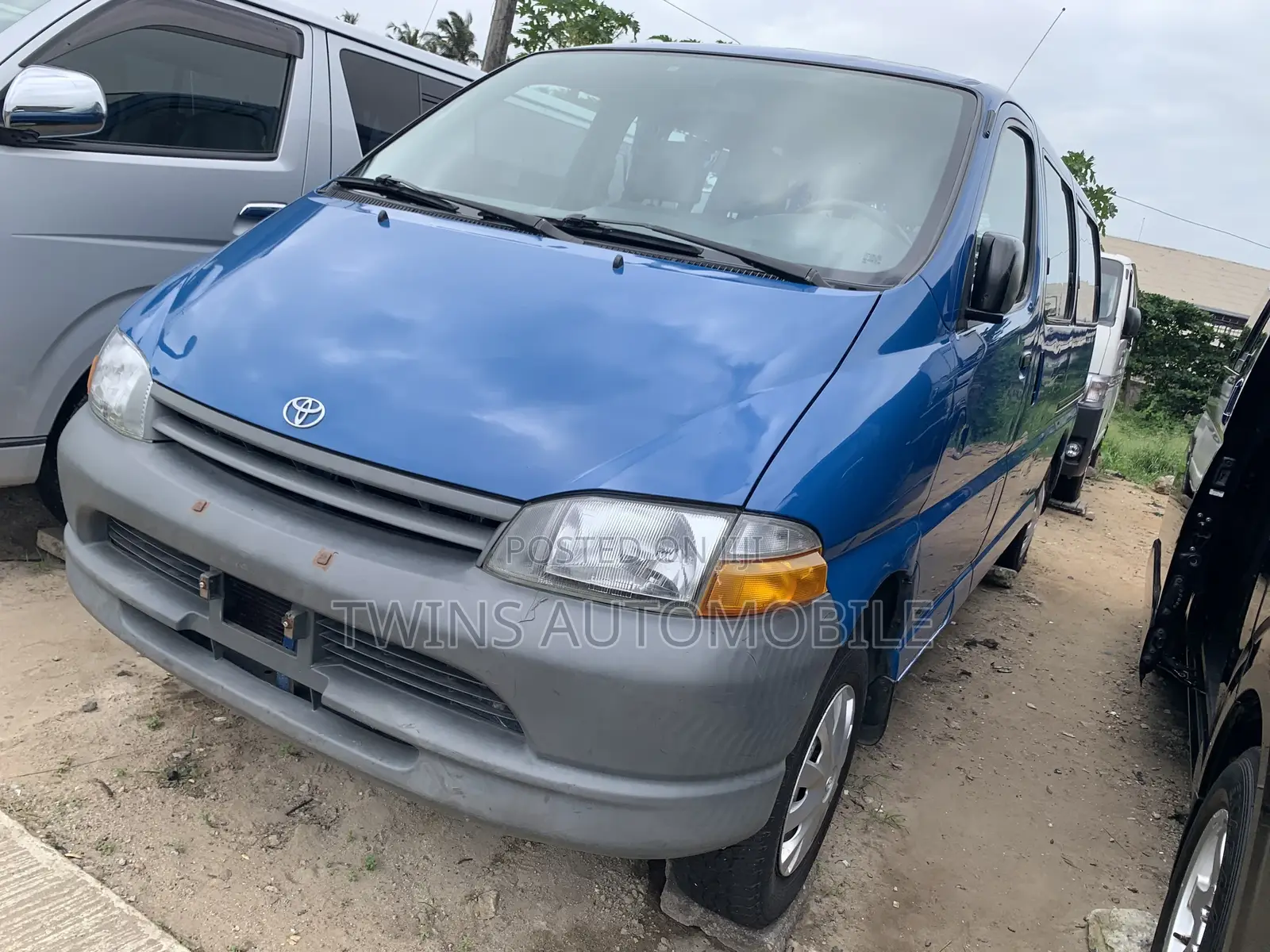 Toyota HiAce 2006 Blue