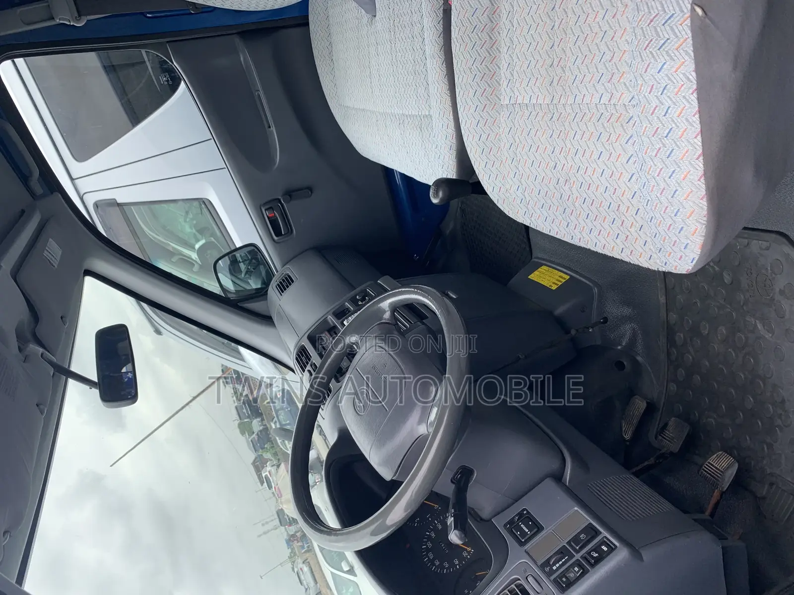 Toyota HiAce 2006 Blue