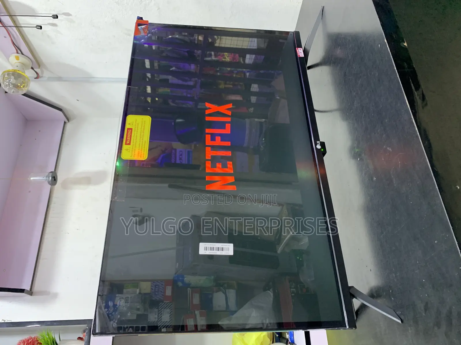 Lg 32 Inch Smart Tv , Netflix, Youtube