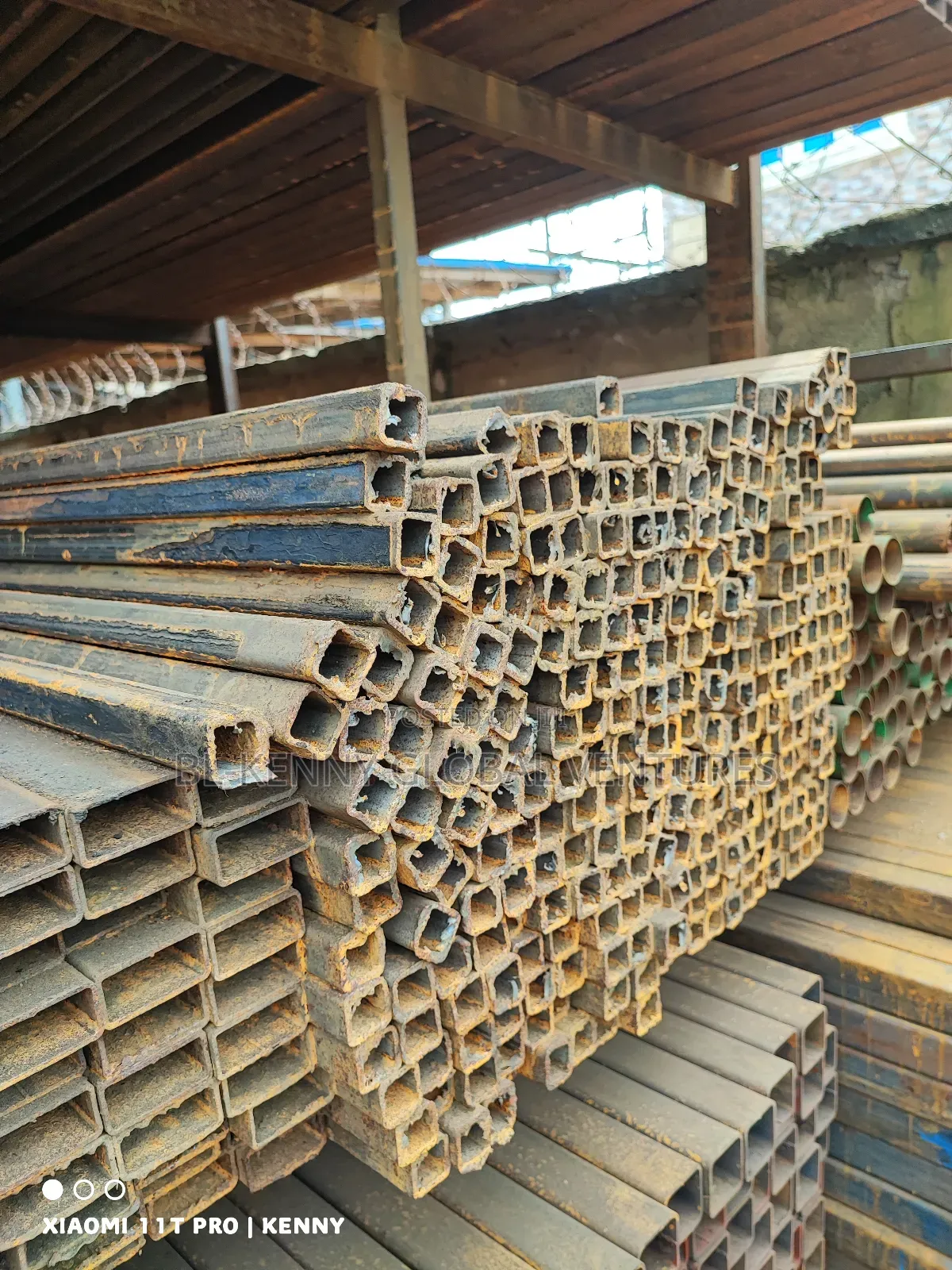 21⁄2cm X 21⁄2cm X 3mm Square Pipe ( 25x25x3mm )