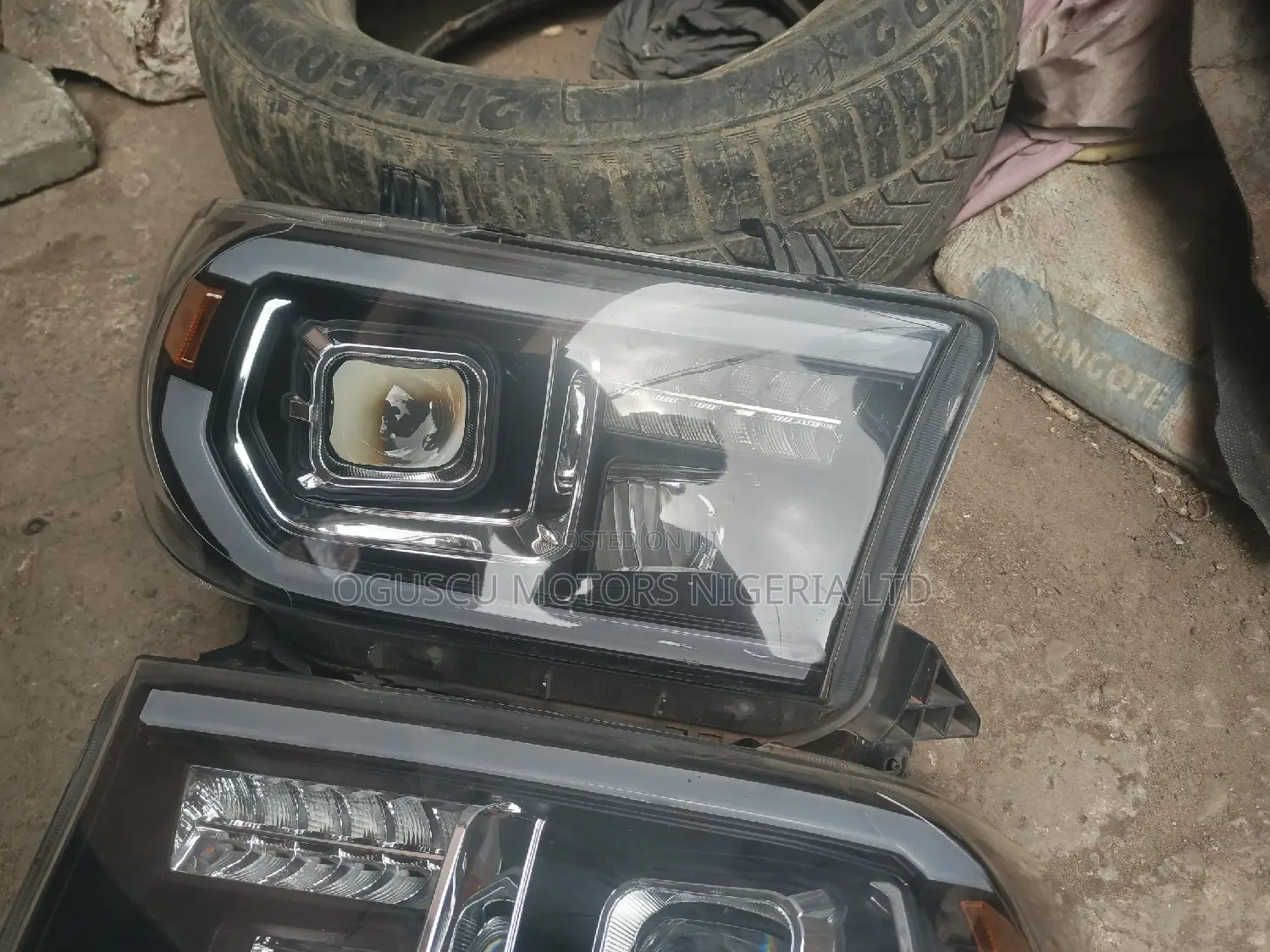 Headlamp Tundra 2008/2010/2012 With LED Light
