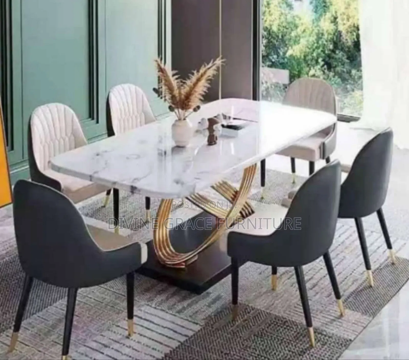 Luxury Dinning Table and 6 Chairs