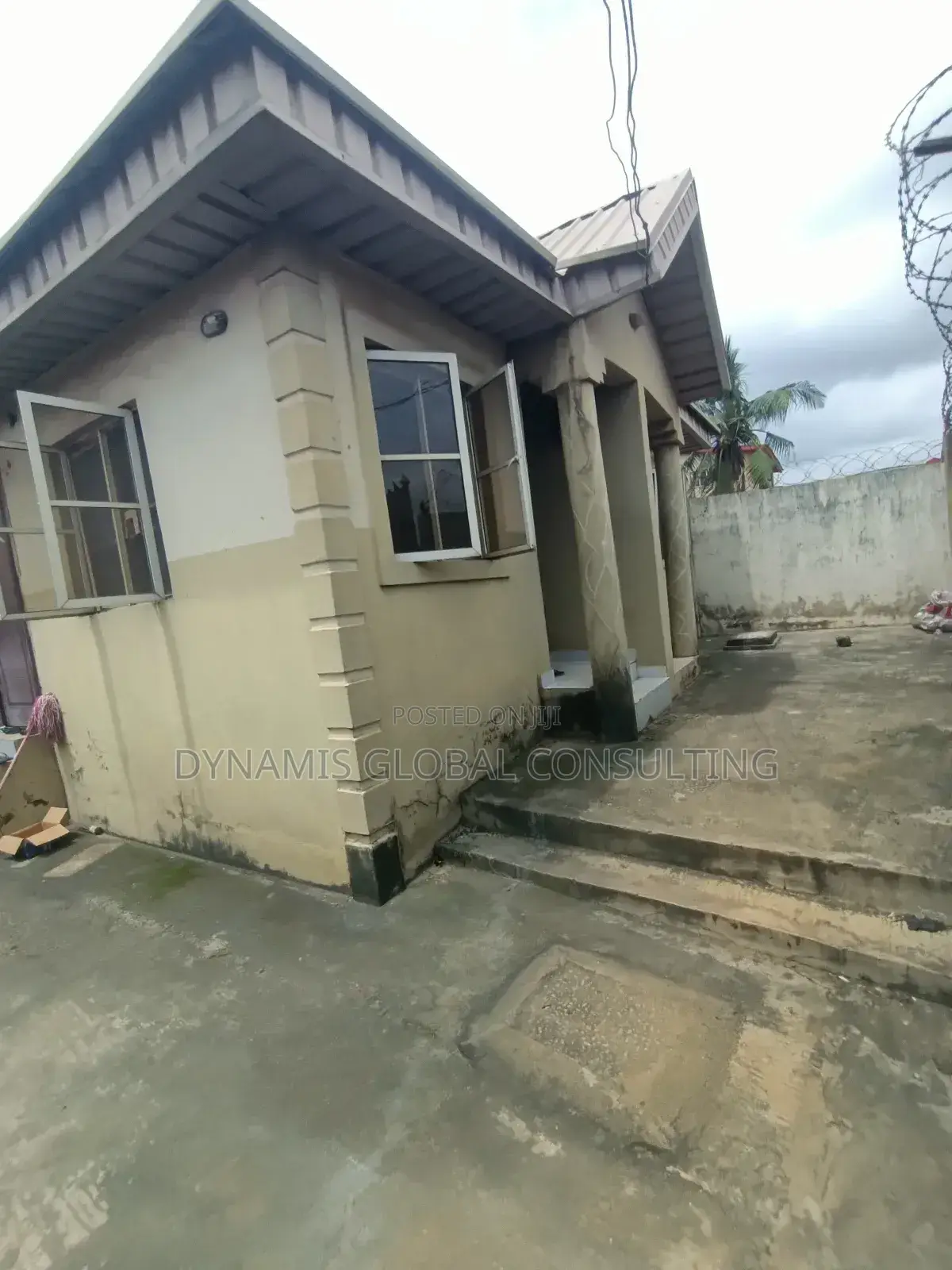 2bdrm Bungalow in Alebiosu Close, Magodo Isheri for sale