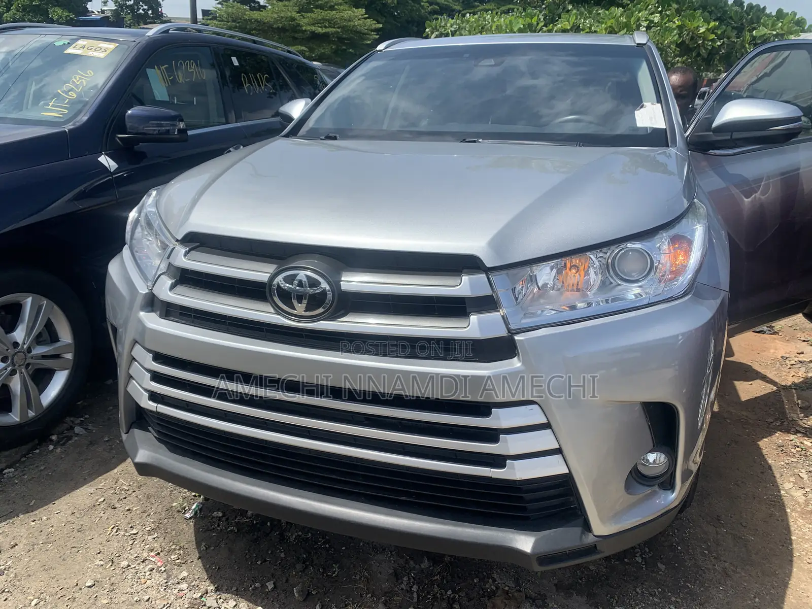 Toyota Highlander XLE 4x4 V6 (3.5L 6cyl 8A) 2018 Gray
