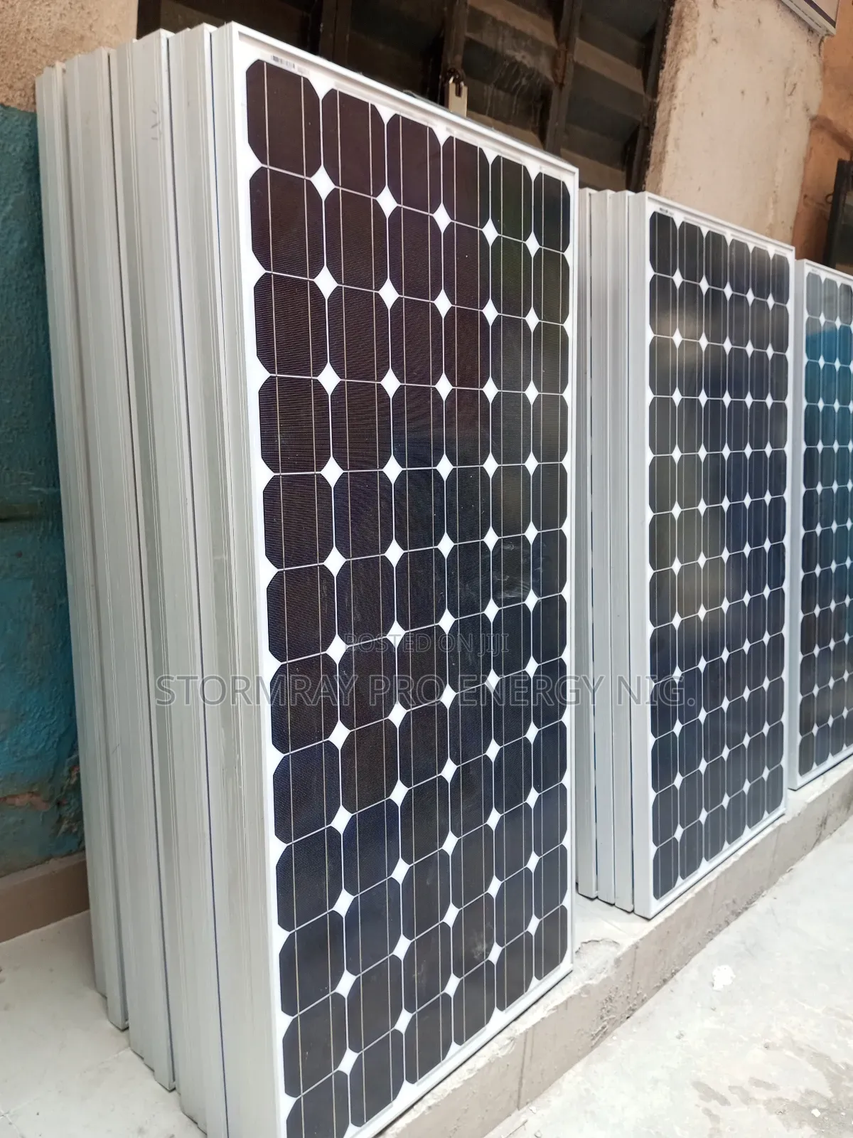 250watts of Solar Panels