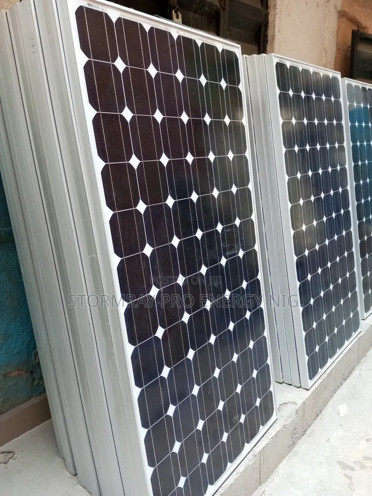250watts of Solar Panels