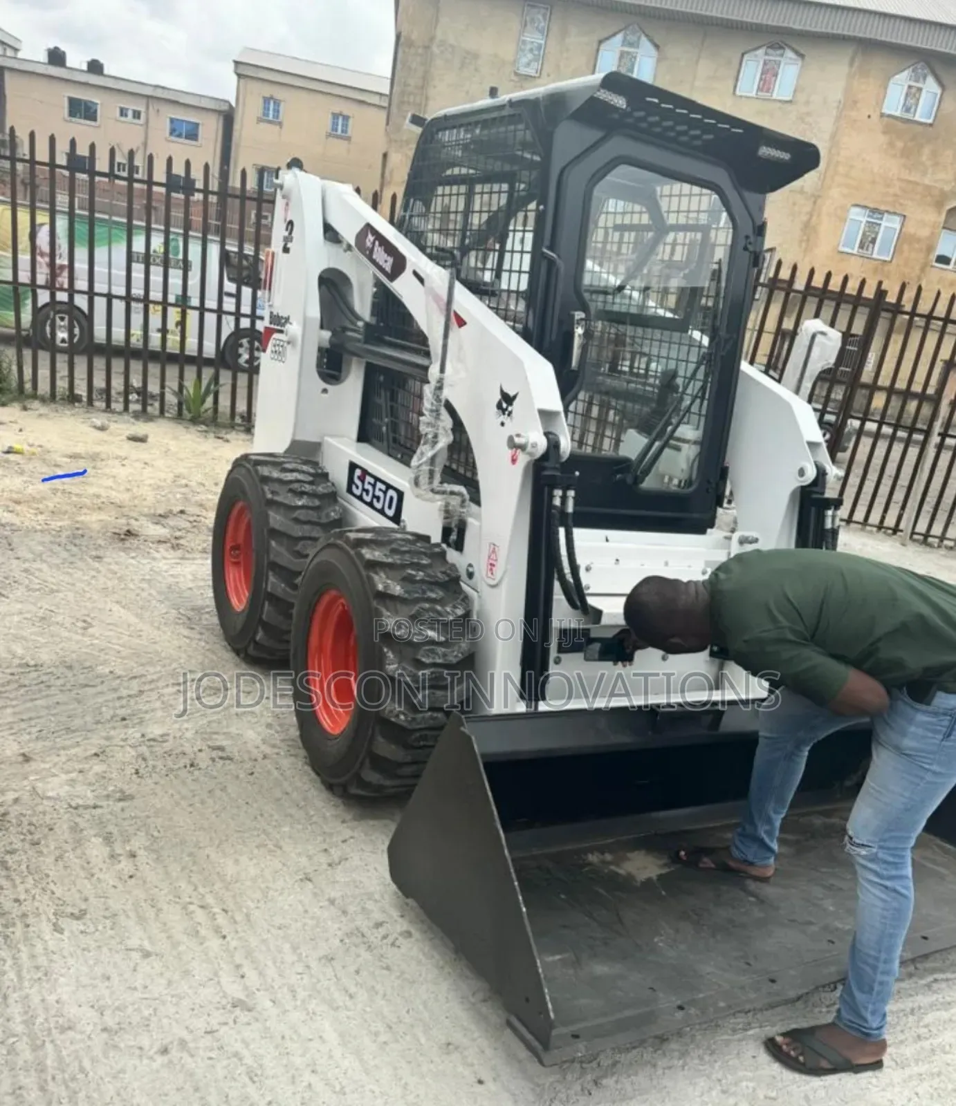 Skid Steer Loader Bobcat S550 With Sweeper