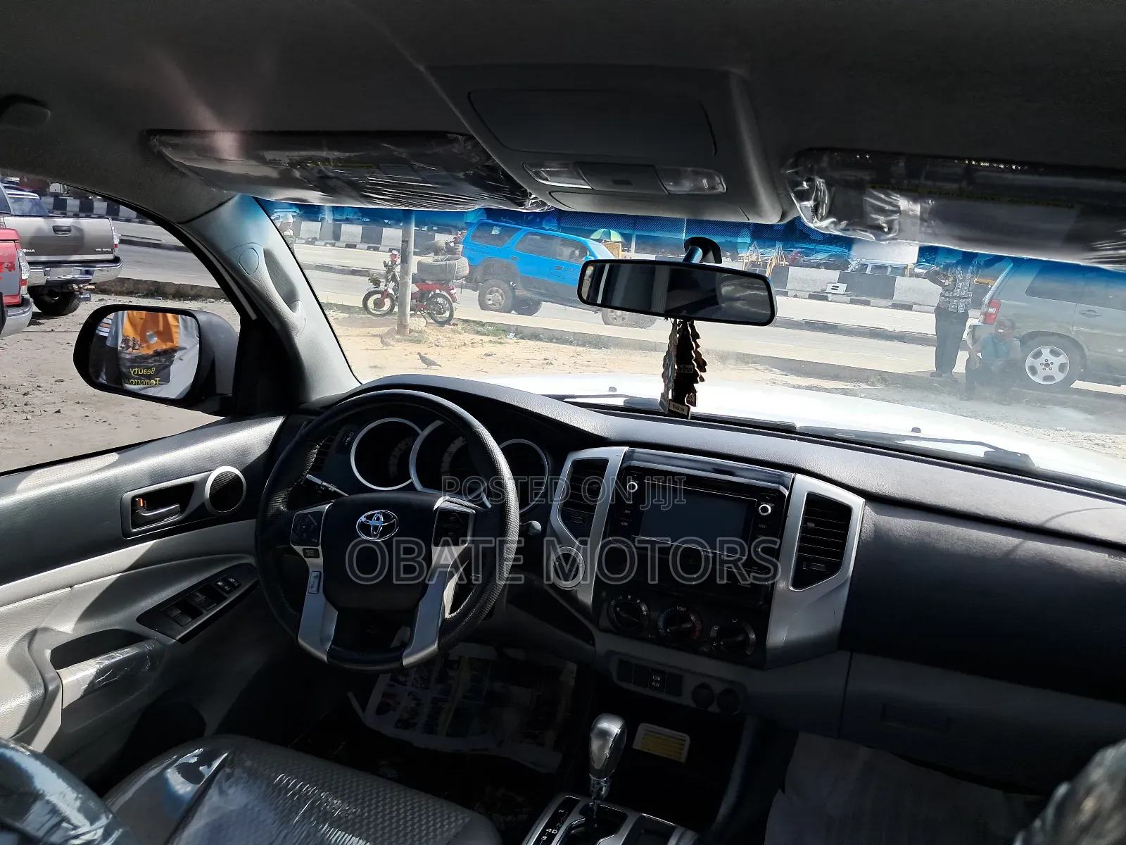 Toyota Tacoma 2010 White